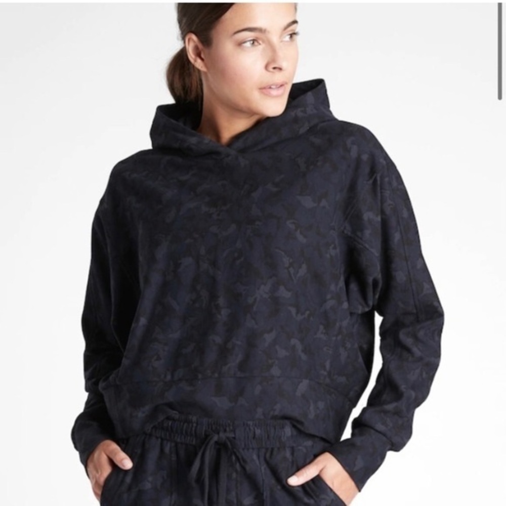 Athleta Farallon Navy Blue Camo Cropped Hoodie Size Women Small Color Blue/Black